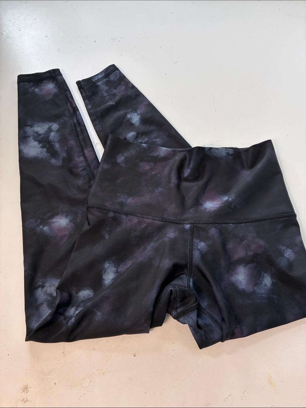 Old Navy Active Small PowerSoft Extra High Rise Dark Patterned Leggings